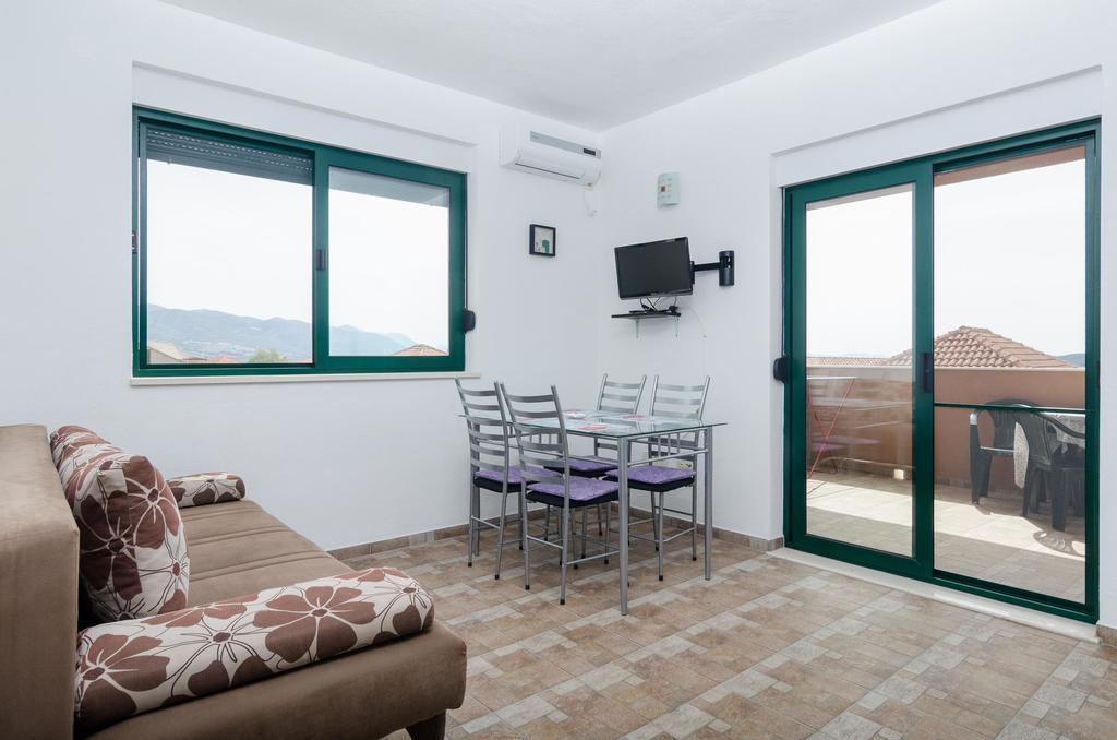 Apartments Leo Orebić Екстериор снимка