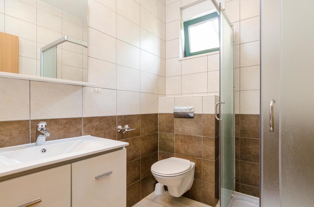 Apartments Leo Orebić Екстериор снимка
