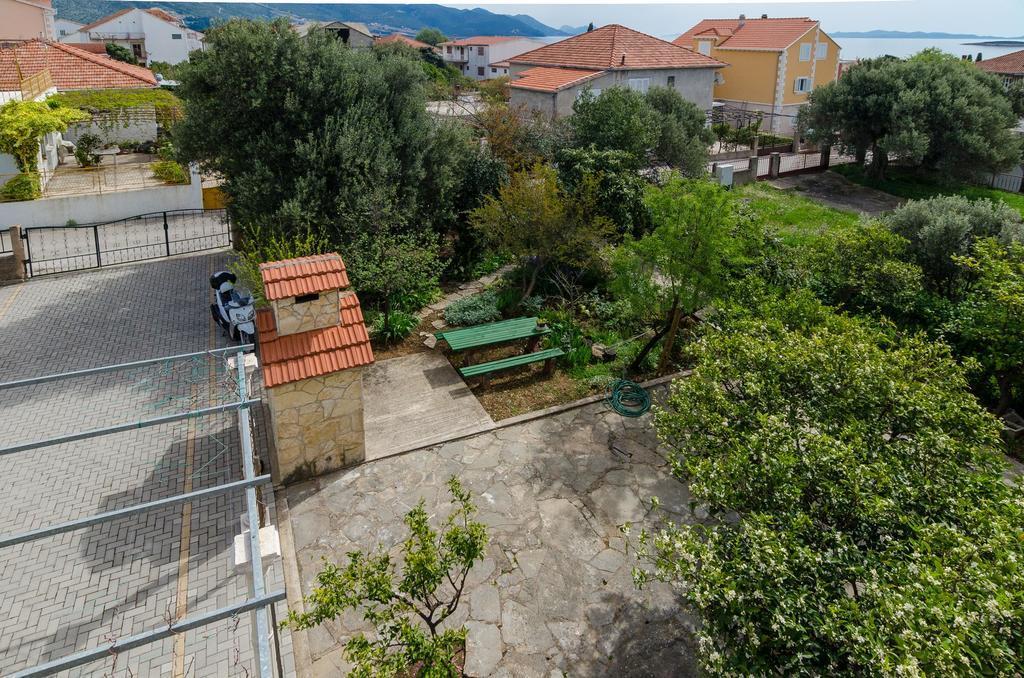 Apartments Leo Orebić Екстериор снимка